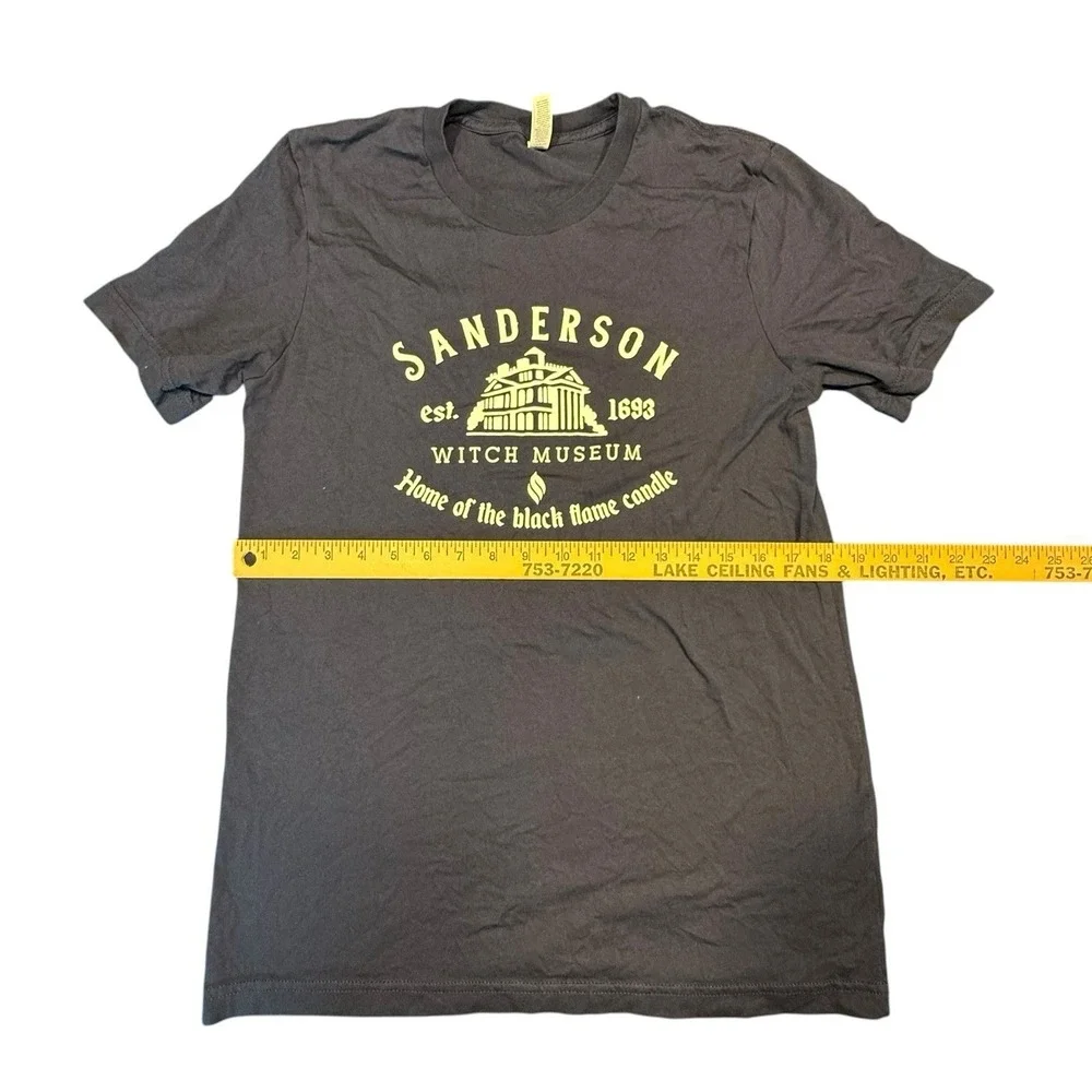 Sanderson Witch Museum Tee-Shirt Size Medium on Canvas base Tee - Picture 3 of 4